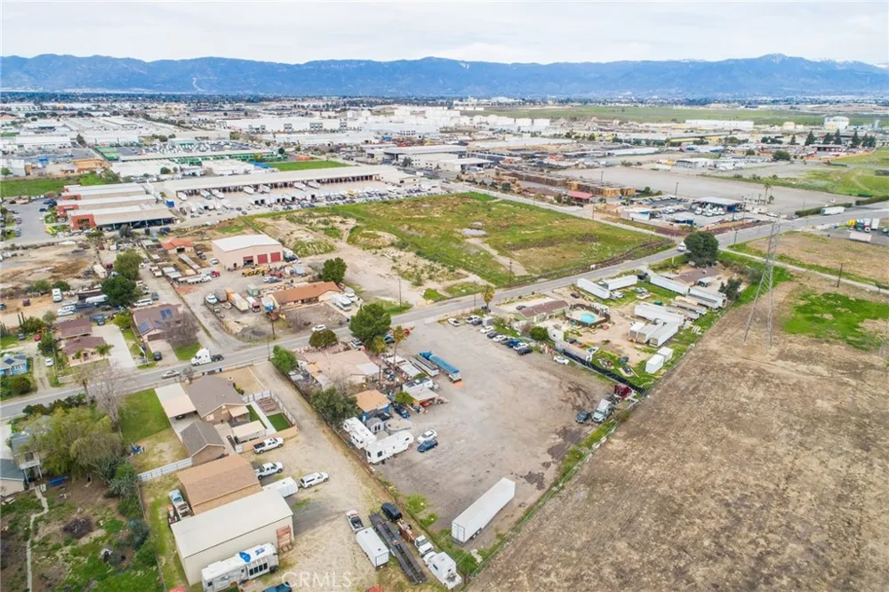 19597 Jurupa Avenue Bloomington, CA 92316