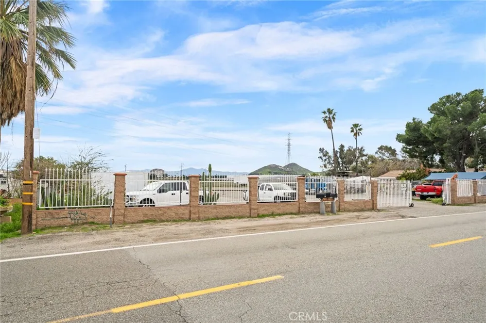 19597 Jurupa Avenue Bloomington, CA 92316