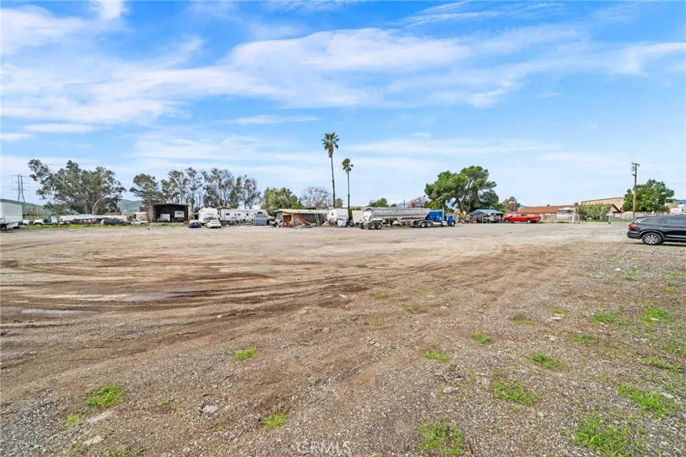 19597 Jurupa Avenue Bloomington, CA 92316