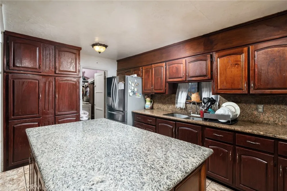 19597 Jurupa Avenue Bloomington, CA 92316