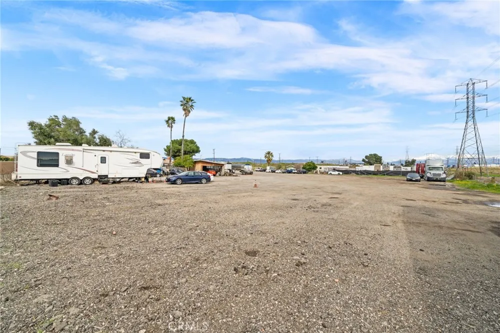 19597 Jurupa Avenue Bloomington, CA 92316