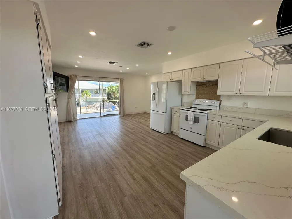 164 Venetian Dr Islamorada, FL 33036