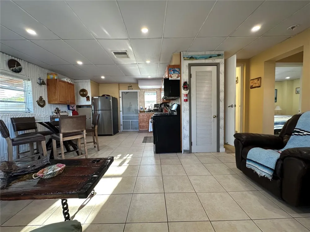 164 Venetian Dr Islamorada, FL 33036