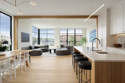 111 E State