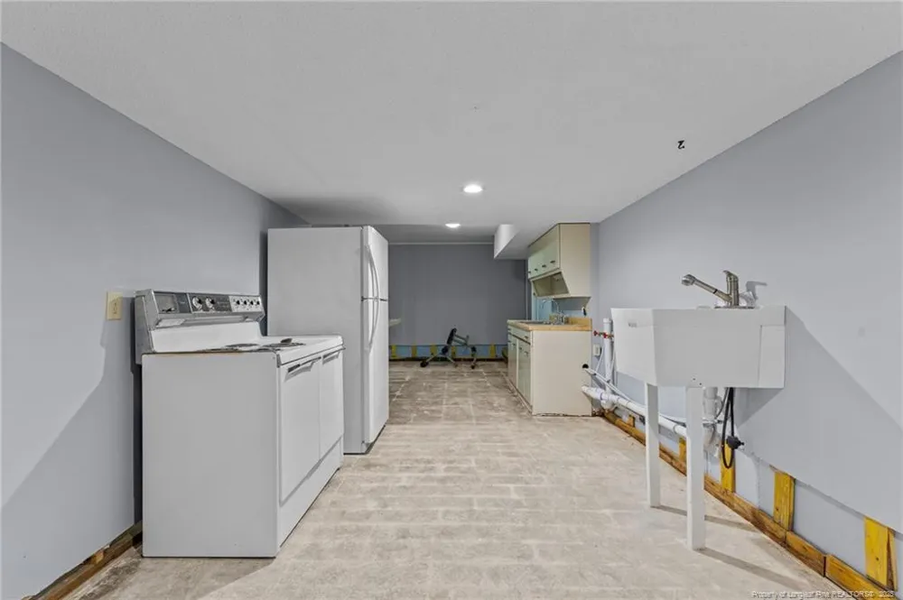 241 Hight Road Aberdeen, NC 28315