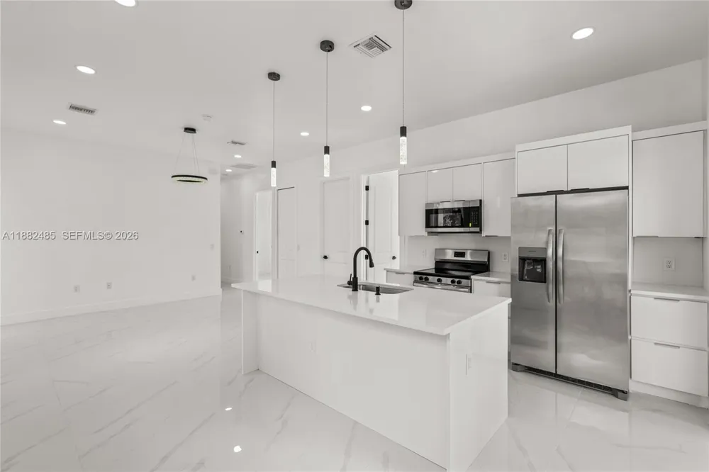 936 Anthony E Lehigh Acres, FL 33974