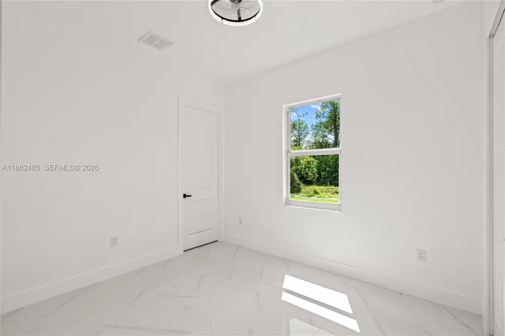 936 Anthony E Lehigh Acres, FL 33974