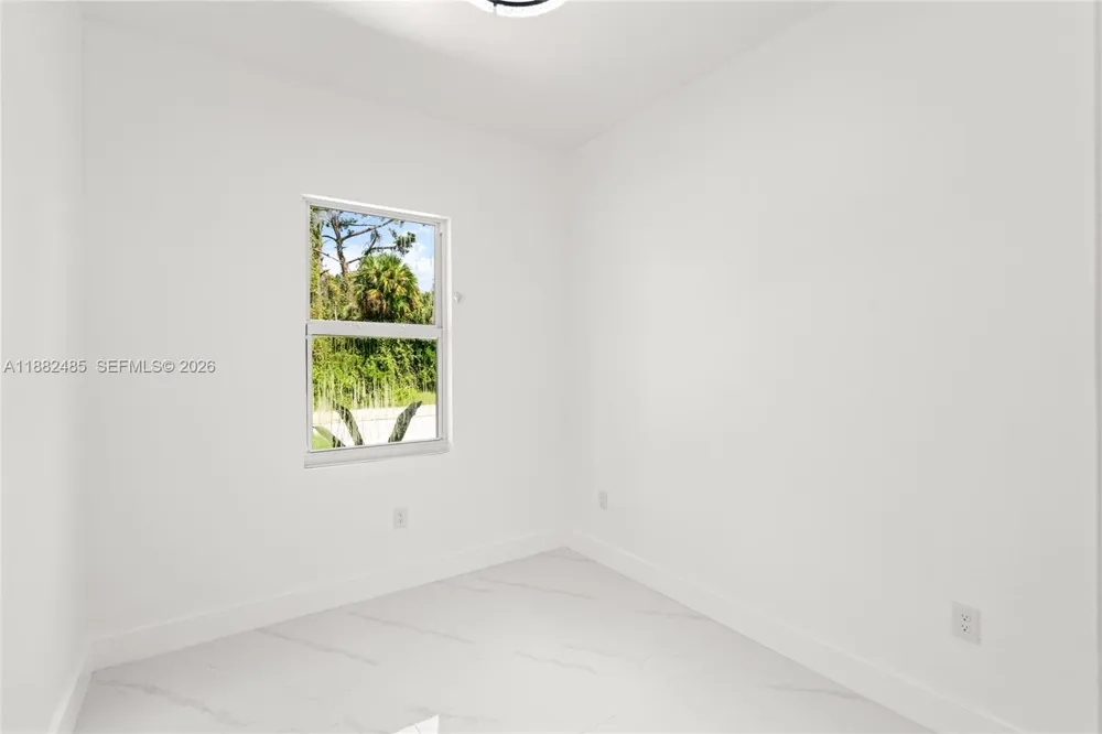 936 Anthony E Lehigh Acres, FL 33974