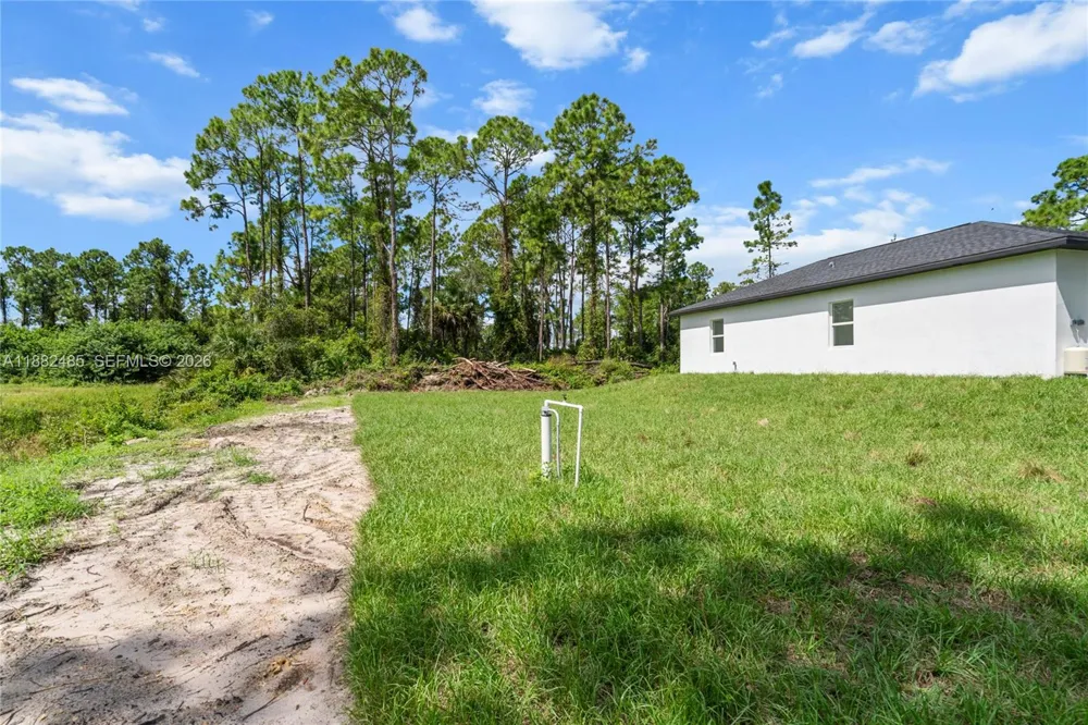 936 Anthony E Lehigh Acres, FL 33974