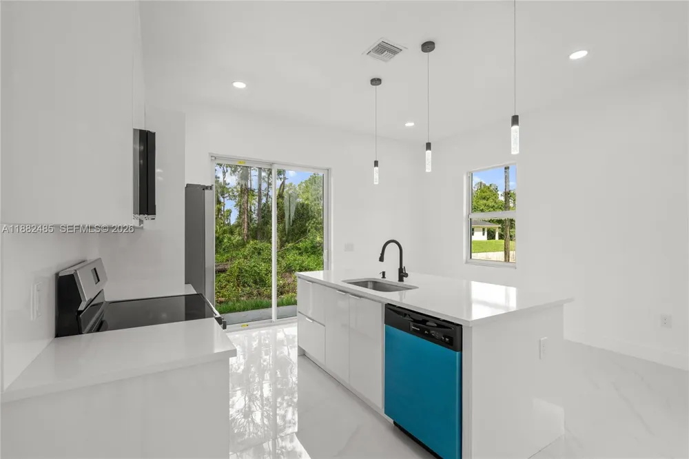 936 Anthony E Lehigh Acres, FL 33974