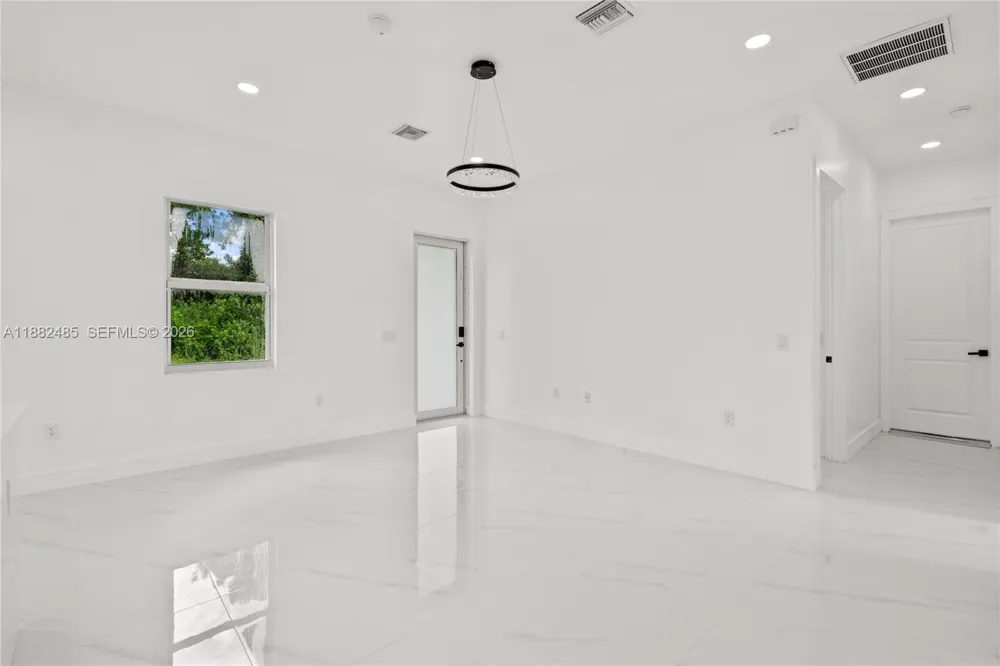 936 Anthony E Lehigh Acres, FL 33974