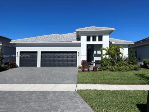 4960 Surfside Circle