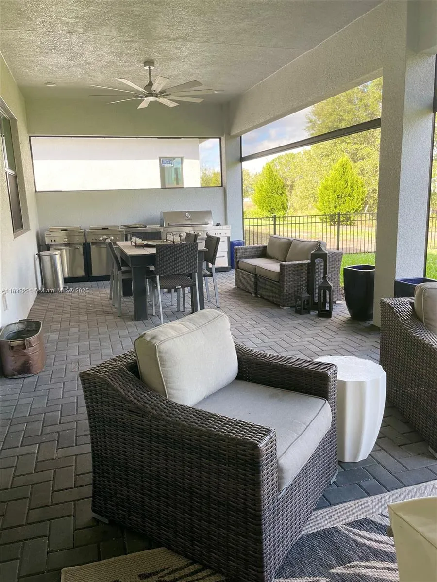 4960 Surfside Circle Bradenton, FL 34211