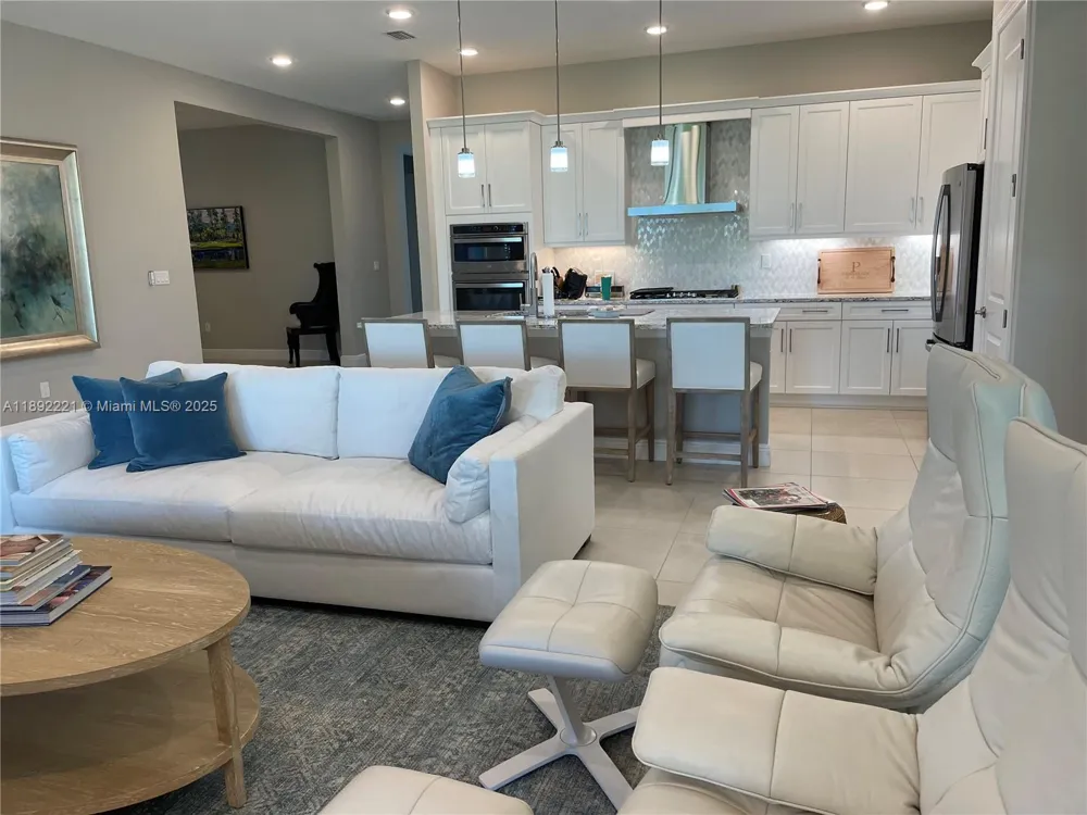 4960 Surfside Circle Bradenton, FL 34211