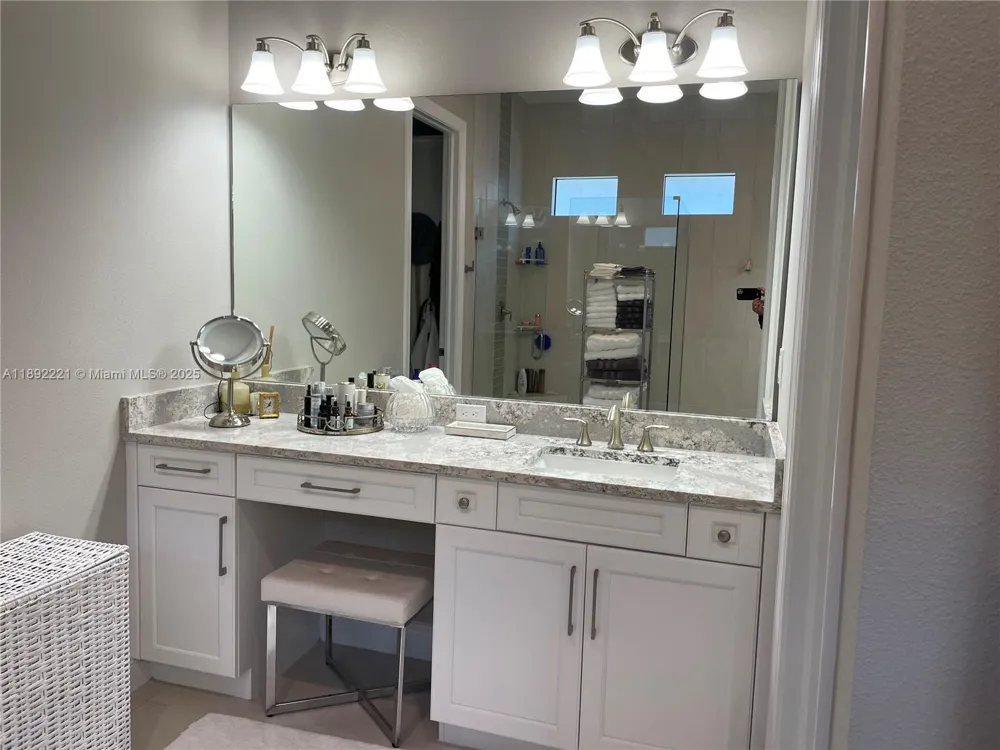 4960 Surfside Circle Bradenton, FL 34211
