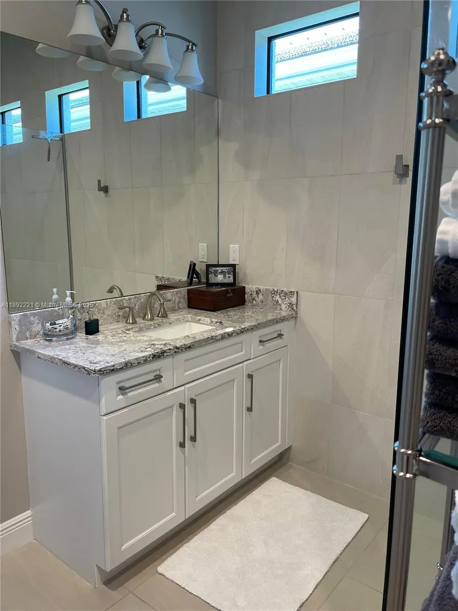 4960 Surfside Circle Bradenton, FL 34211