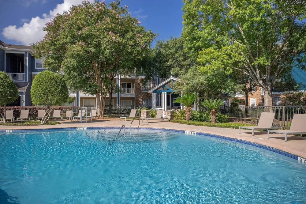 19100 N Glenwest Drive #236 Friendswood, TX 77546