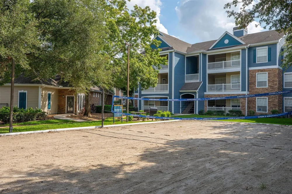 19100 N Glenwest Drive #236 Friendswood, TX 77546