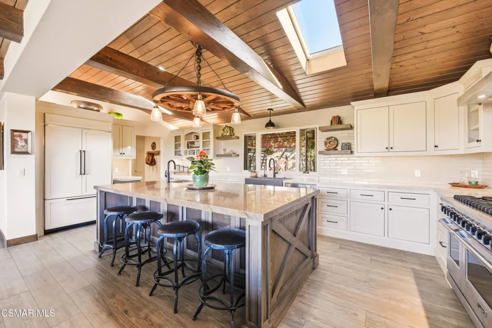 356 E Carlisle Road Thousand Oaks, CA 91361