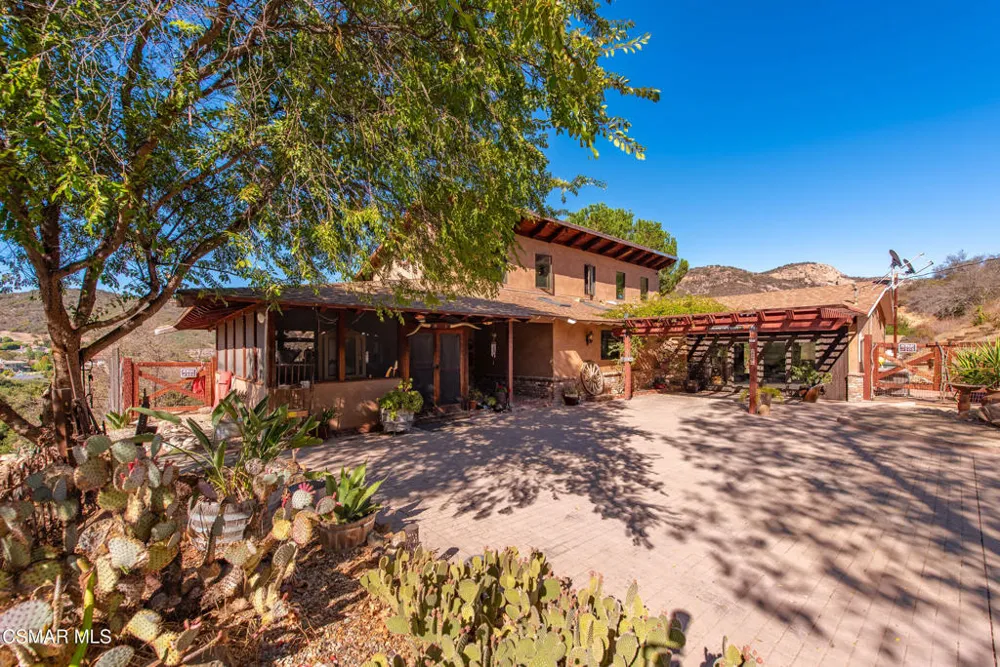 356 E Carlisle Road Thousand Oaks, CA 91361