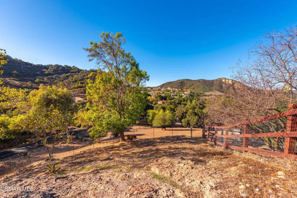 356 E Carlisle Road Thousand Oaks, CA 91361