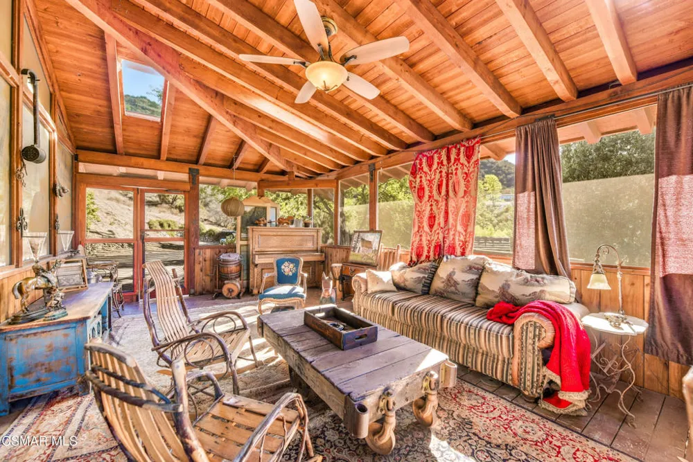 356 E Carlisle Road Thousand Oaks, CA 91361