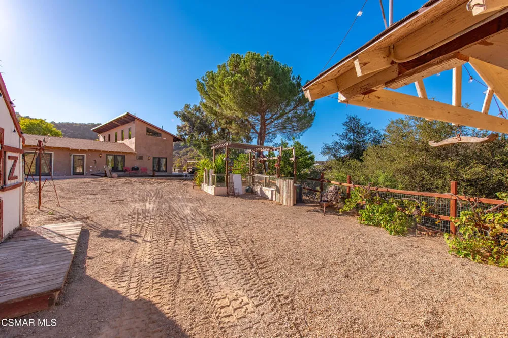 356 E Carlisle Road Thousand Oaks, CA 91361