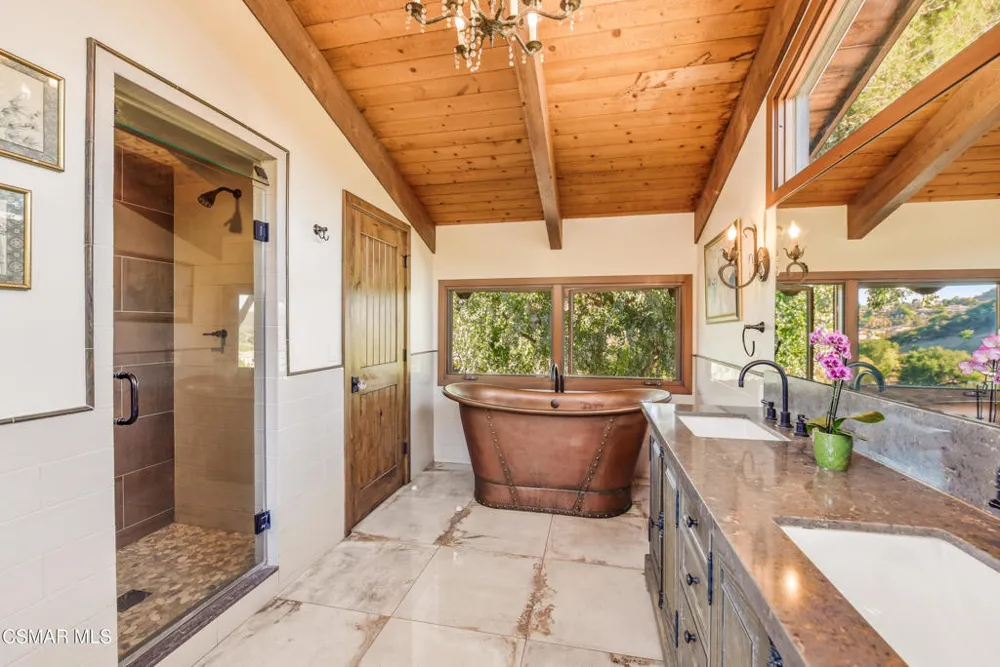 356 E Carlisle Road Thousand Oaks, CA 91361