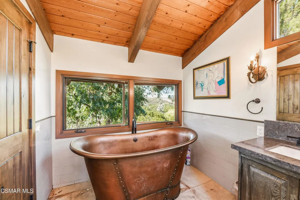 356 E Carlisle Road Thousand Oaks, CA 91361