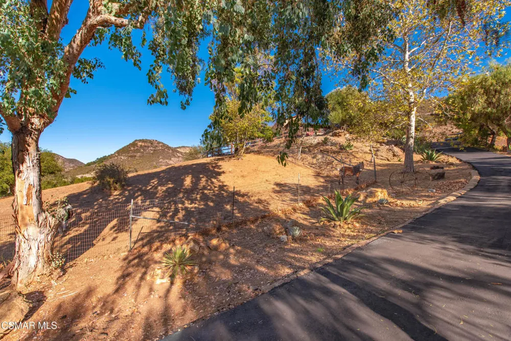 356 E Carlisle Road Thousand Oaks, CA 91361