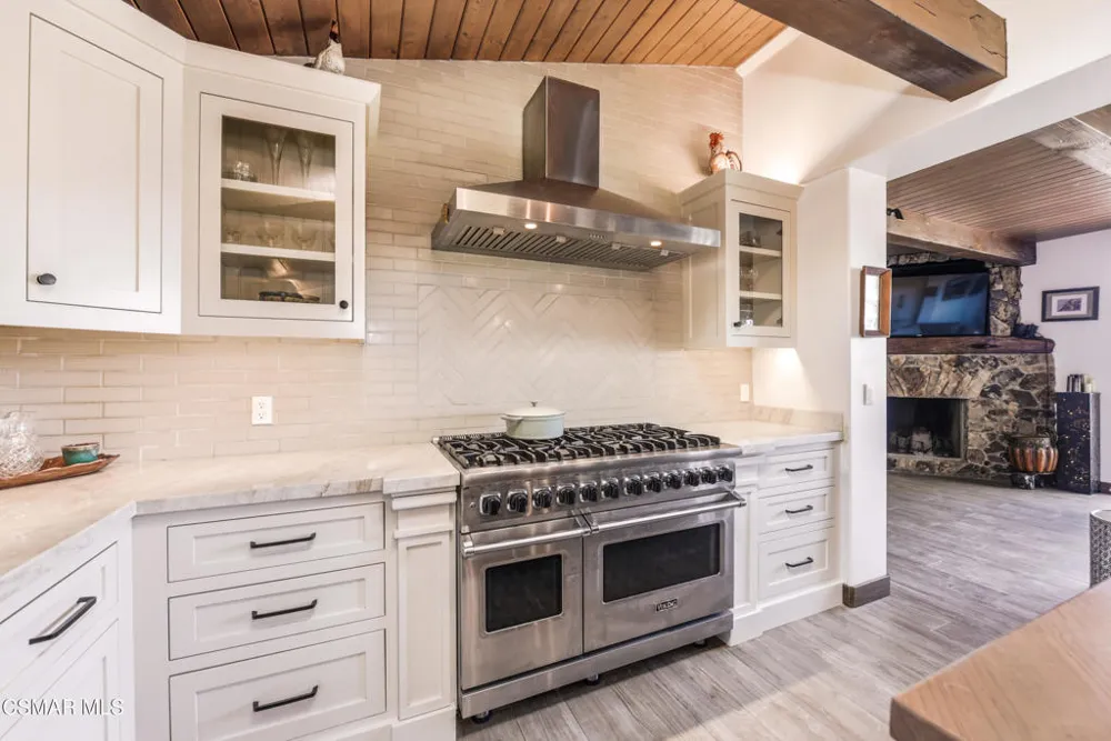 356 E Carlisle Road Thousand Oaks, CA 91361
