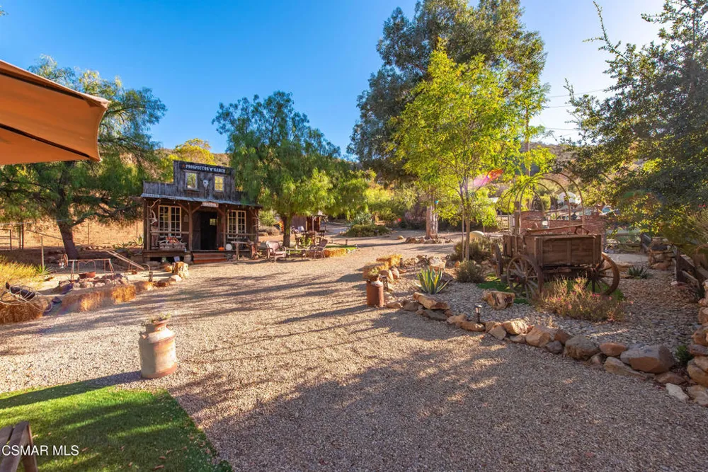 356 E Carlisle Road Thousand Oaks, CA 91361