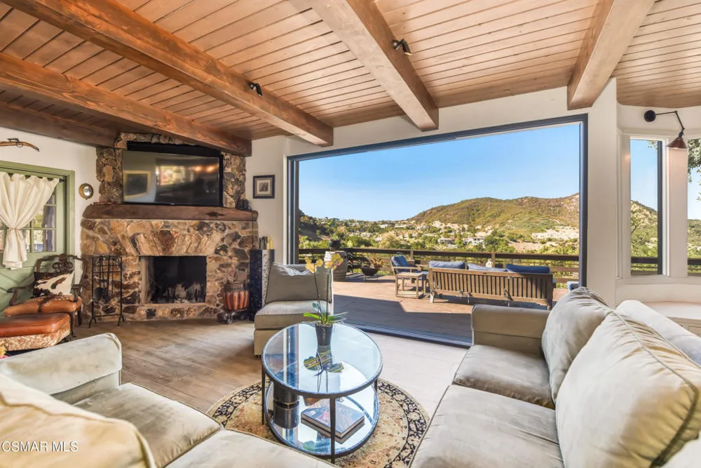 356 E Carlisle Road Thousand Oaks, CA 91361