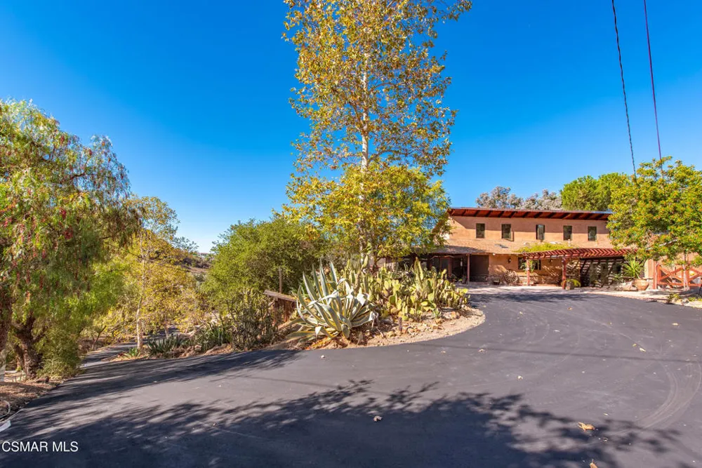 356 E Carlisle Road Thousand Oaks, CA 91361
