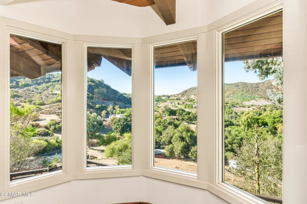 356 E Carlisle Road Thousand Oaks, CA 91361