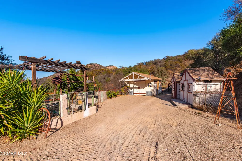 356 E Carlisle Road Thousand Oaks, CA 91361