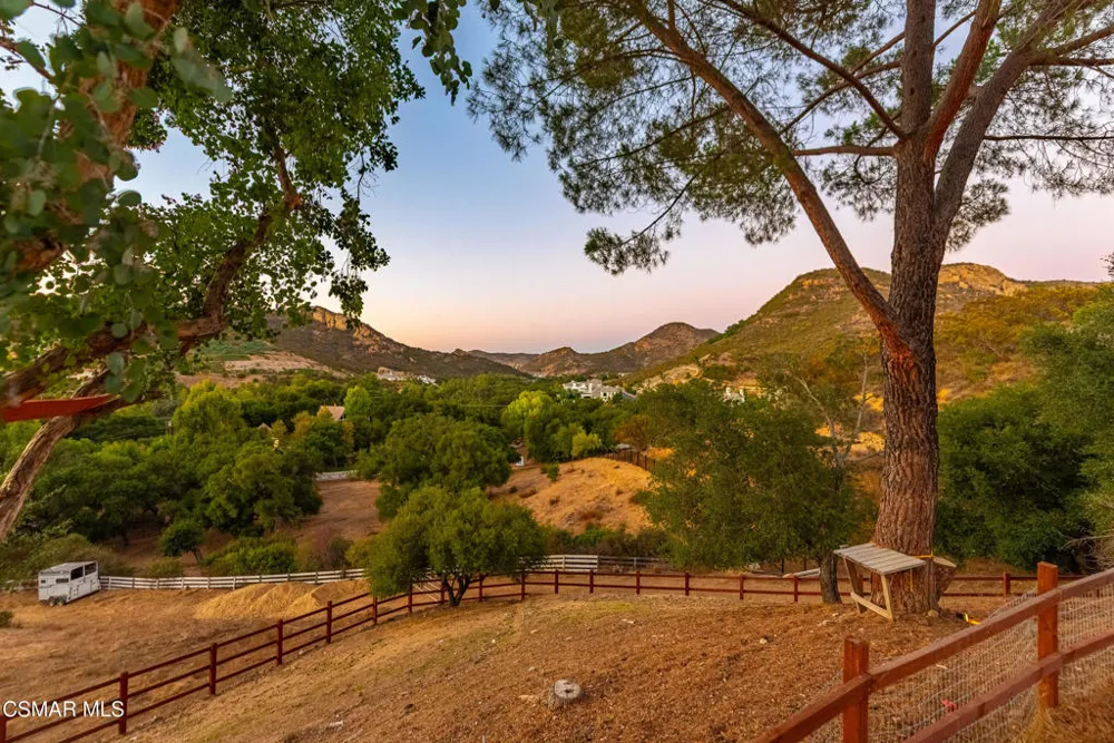356 E Carlisle Road Thousand Oaks, CA 91361