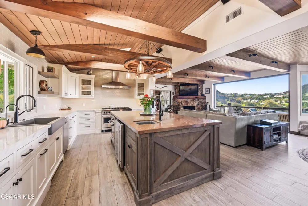 356 E Carlisle Road Thousand Oaks, CA 91361