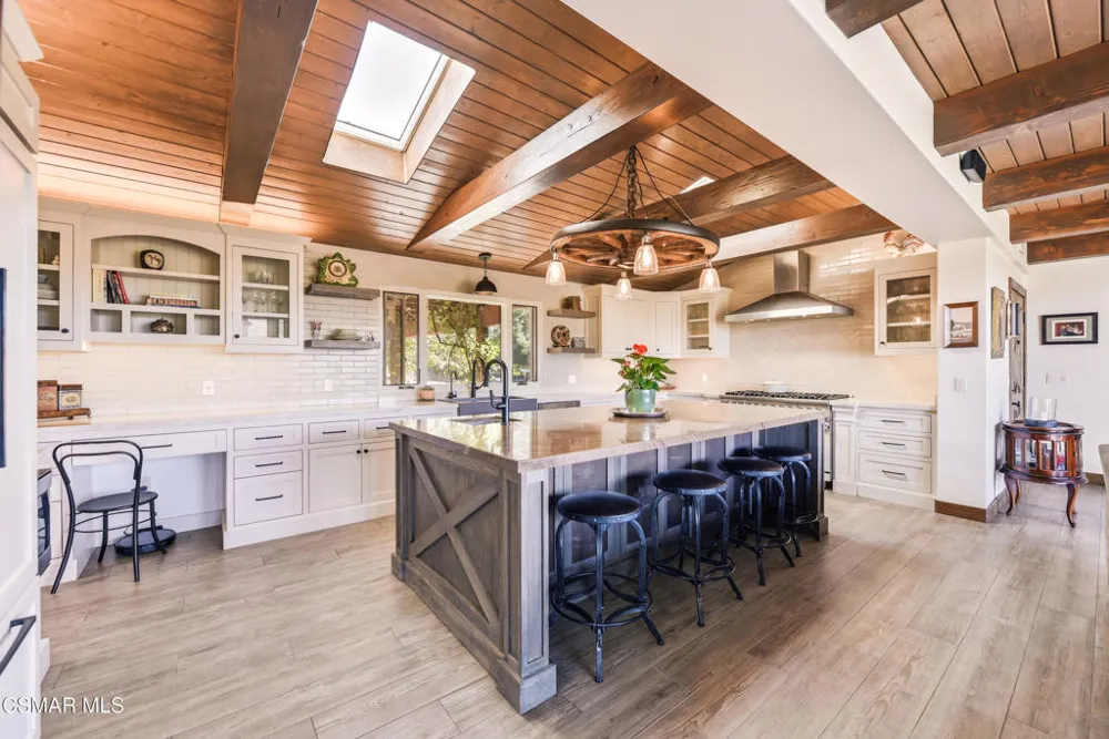 356 E Carlisle Road Thousand Oaks, CA 91361