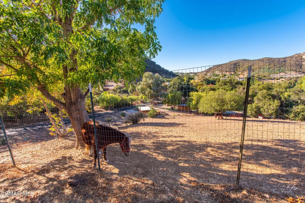 356 E Carlisle Road Thousand Oaks, CA 91361