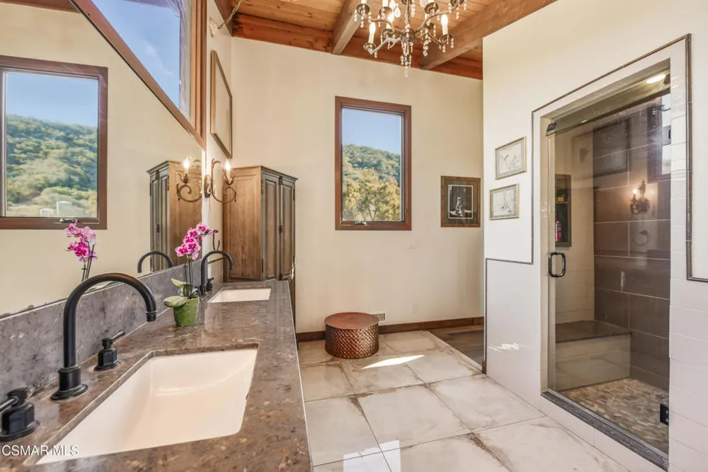 356 E Carlisle Road Thousand Oaks, CA 91361