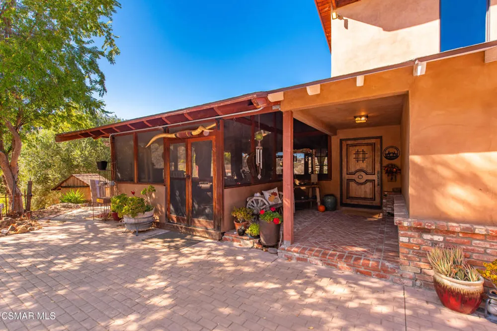 356 E Carlisle Road Thousand Oaks, CA 91361