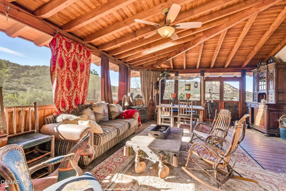 356 E Carlisle Road Thousand Oaks, CA 91361