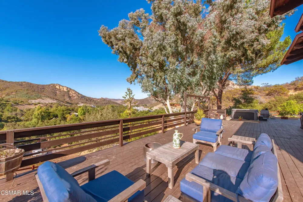 356 E Carlisle Road Thousand Oaks, CA 91361
