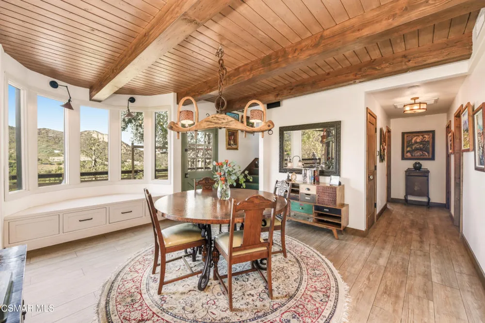 356 E Carlisle Road Thousand Oaks, CA 91361