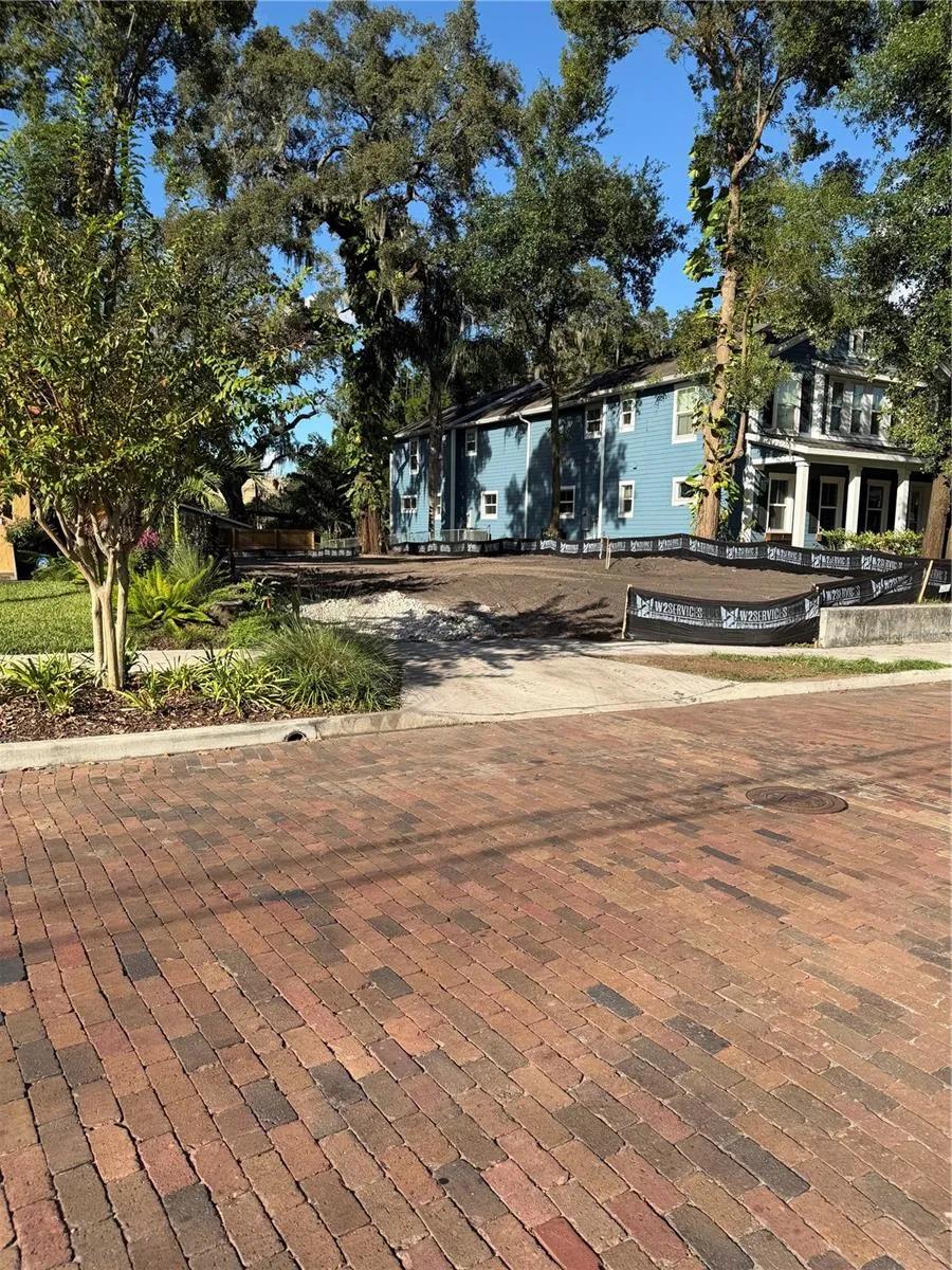 1105 ELMWOOD STREET Orlando, FL 32801