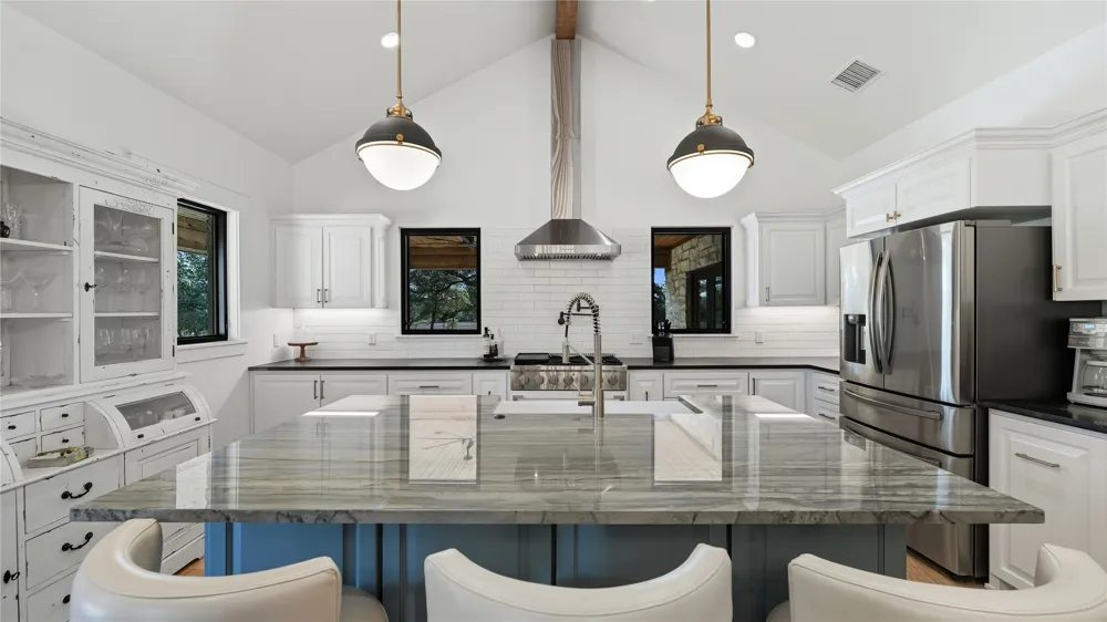 2656 River Bend Road Smithville, TX 78957