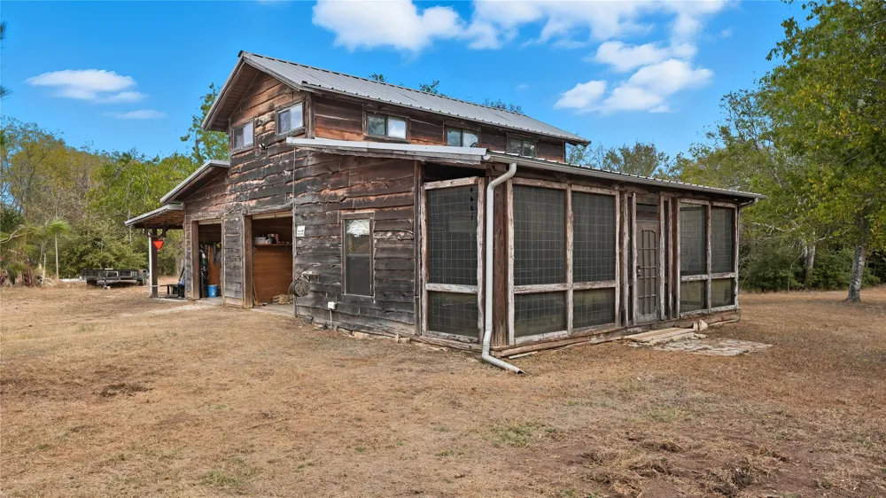 2656 River Bend Road Smithville, TX 78957