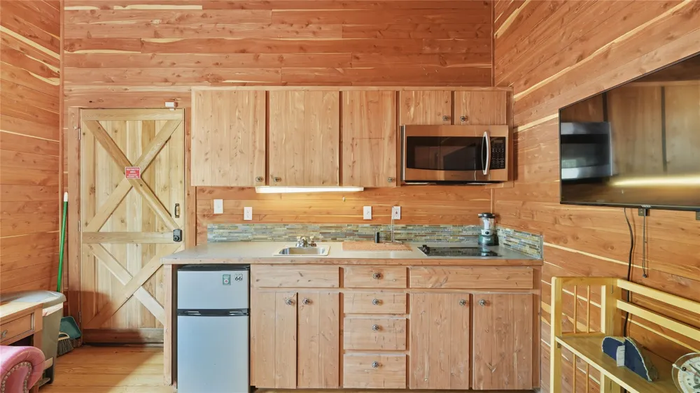 2656 River Bend Road Smithville, TX 78957