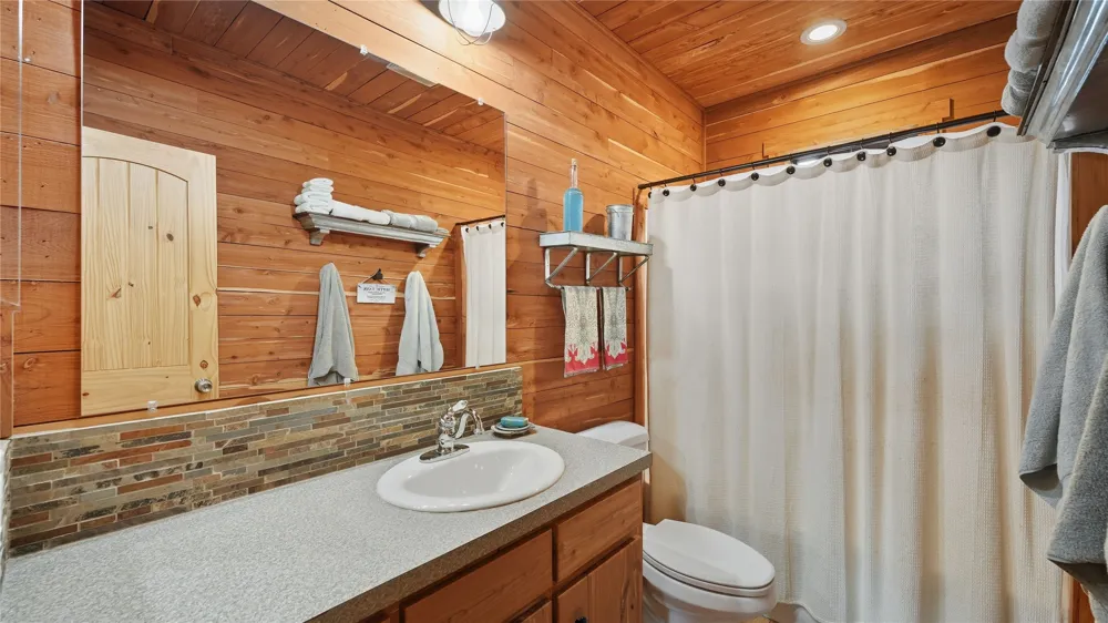 2656 River Bend Road Smithville, TX 78957